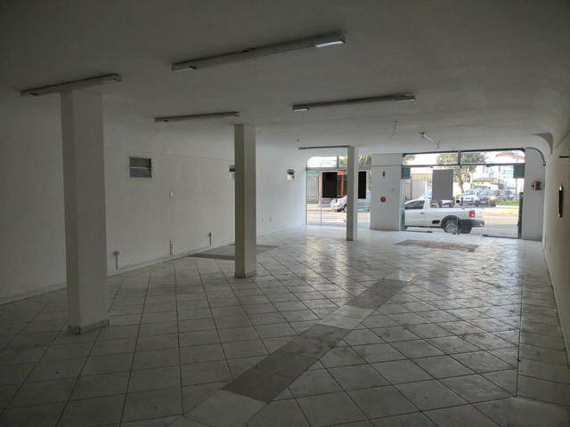 ALUGA SALA COMERCIAL - CENTRO - RUA URUGUAI - ITAJAÍ SC