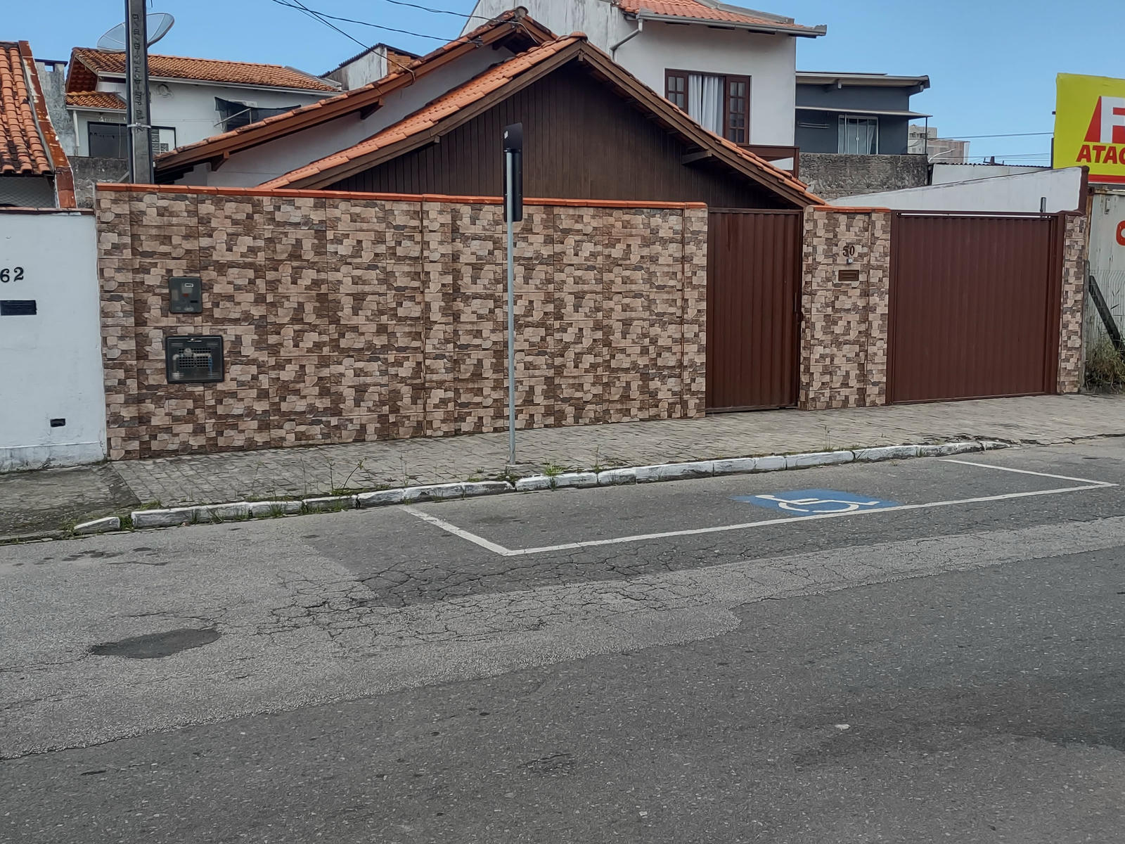CASA Mobiliada - bairro Cordeiros