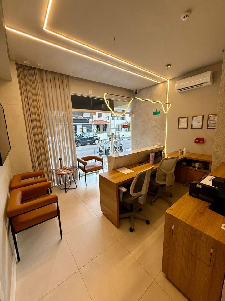 SALA COMERCIAL MIBILIADA E DECORADA