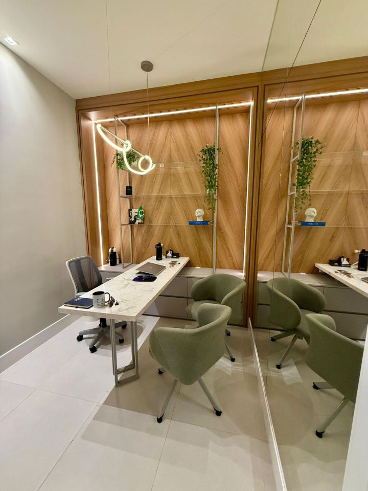 SALA COMERCIAL MIBILIADA E DECORADA
