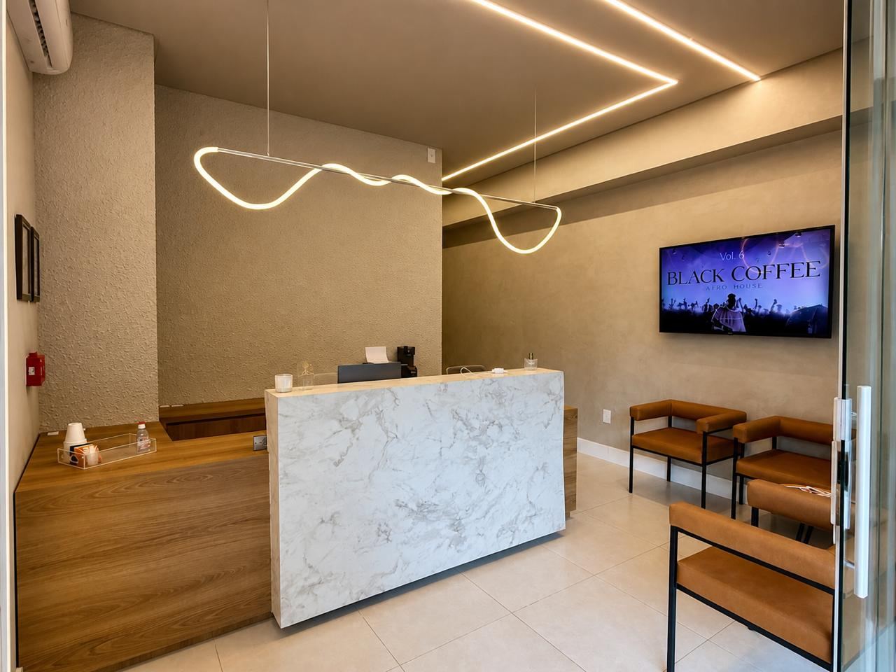 SALA COMERCIAL MIBILIADA E DECORADA