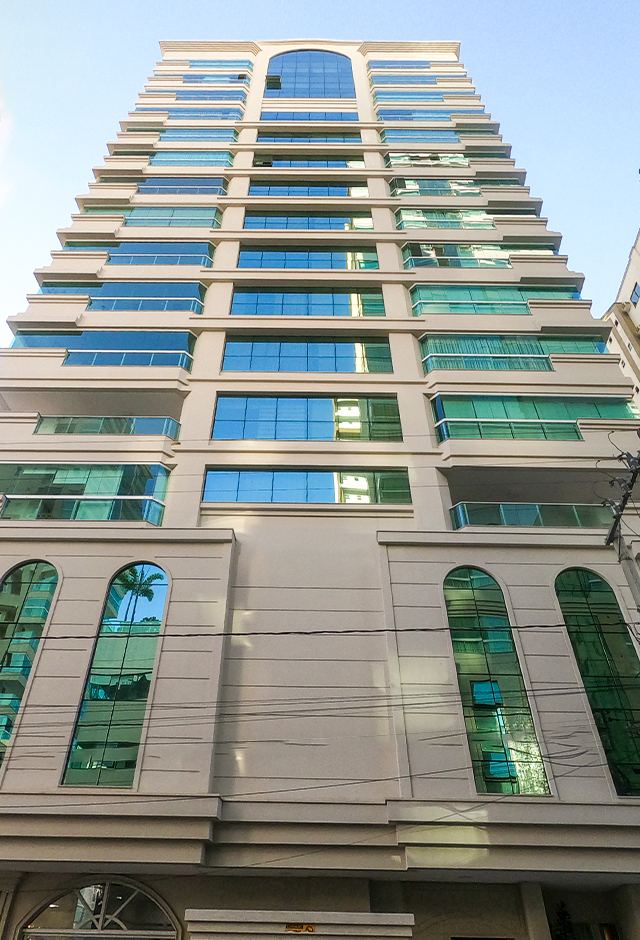 APARTAMENTO A VENDA - MEIA RAIA - ÓTIMA LOCALIZAÇAO
