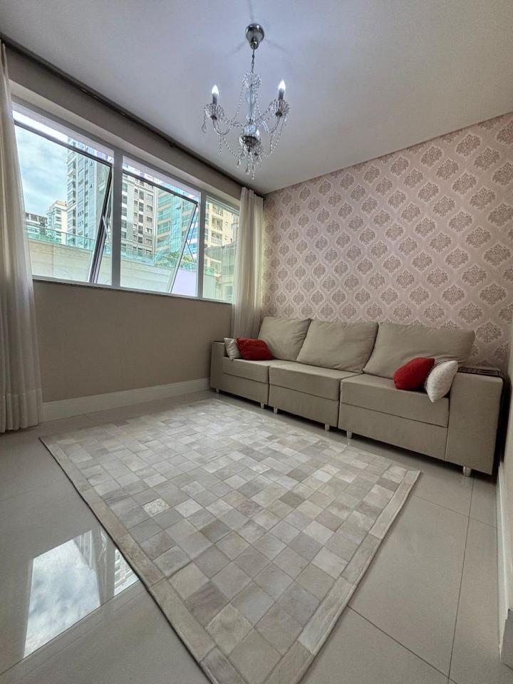 APARTAMENTO A VENDA - MEIA RAIA - ÓTIMA LOCALIZAÇAO