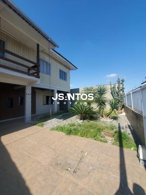 Casa · 200m² · 4 Quartos · 2 Vagas