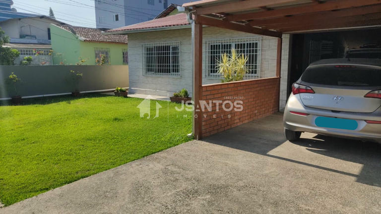 Casa · 180m² · 5 quartos · 3 vagas