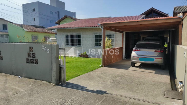 Casa · 180m² · 5 quartos · 3 vagas