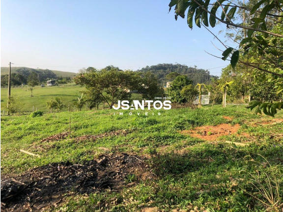 Rural · 4000m² · 5 quartos · 3 vagas