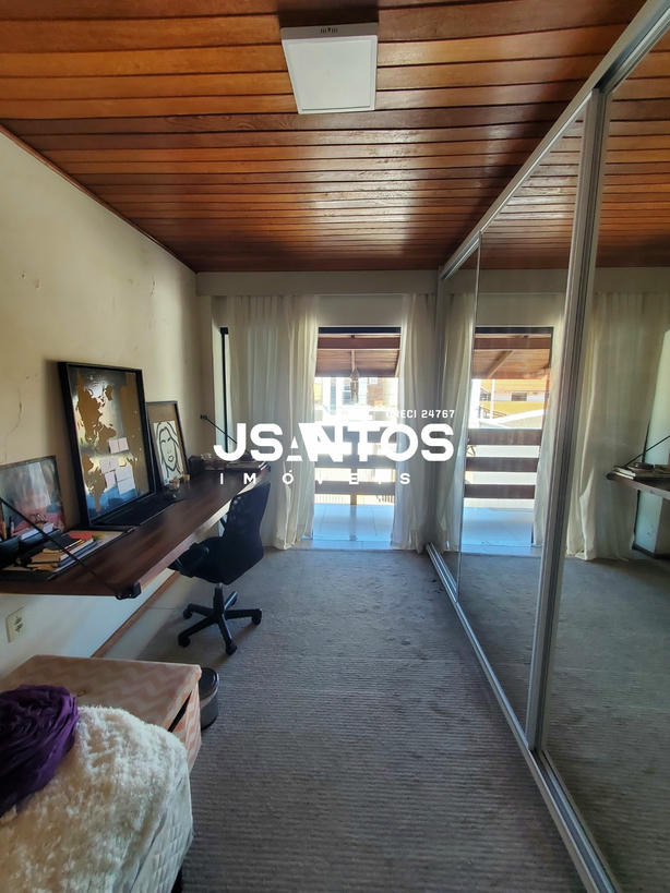 Casa · 280m² · 4 quartos · 3 vagas