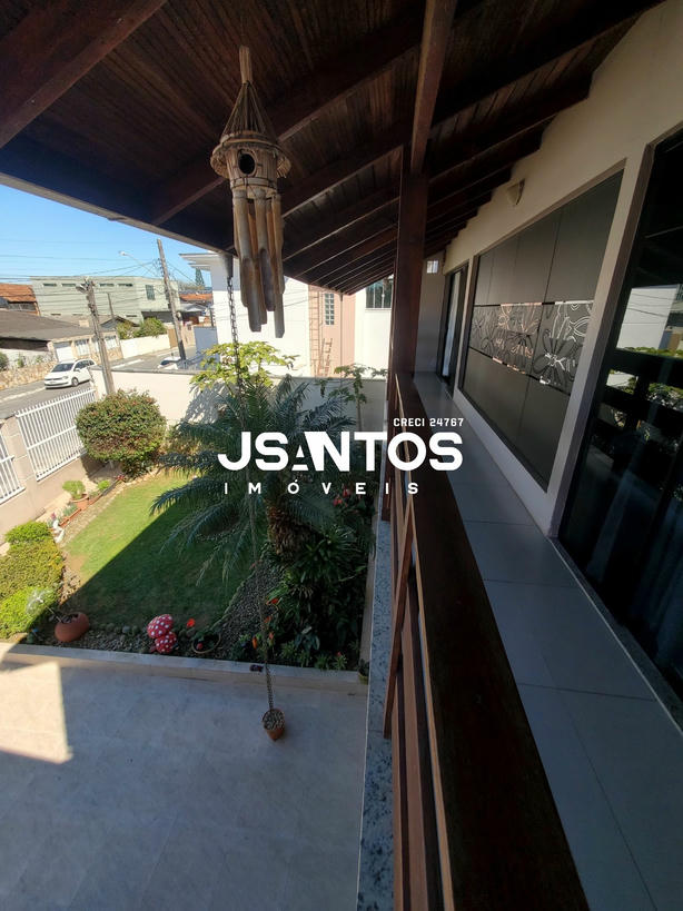 Casa · 280m² · 4 quartos · 3 vagas