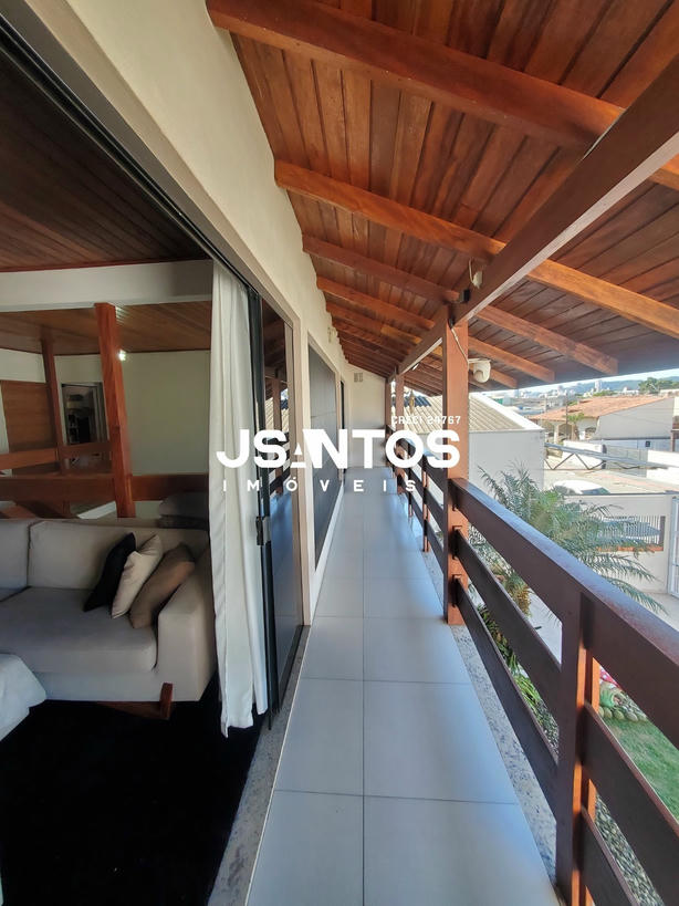 Casa · 280m² · 4 quartos · 3 vagas