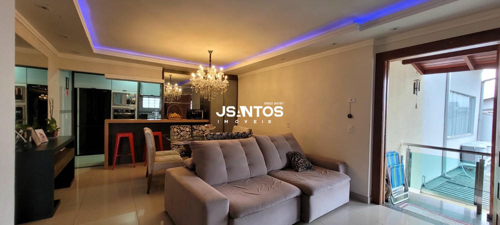 Casa · 207m² · 5 quartos · 4 vagas