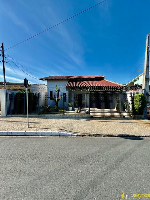 Casa - 02 suites + 01 dormitório