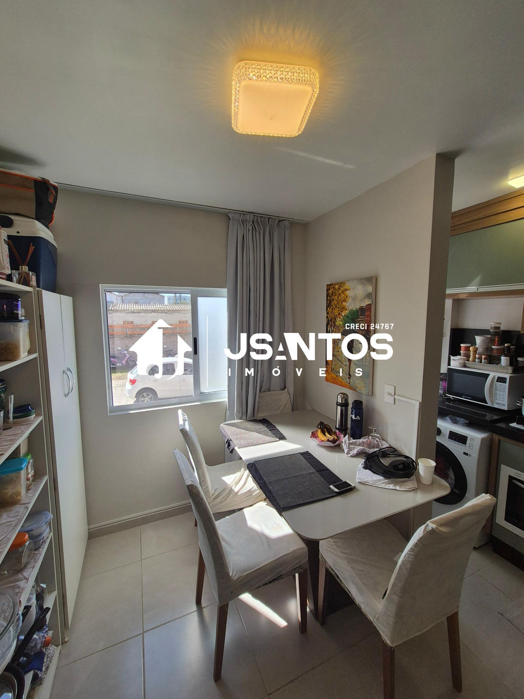 APARTAMENTO COM 02 DORMITÓRIOS