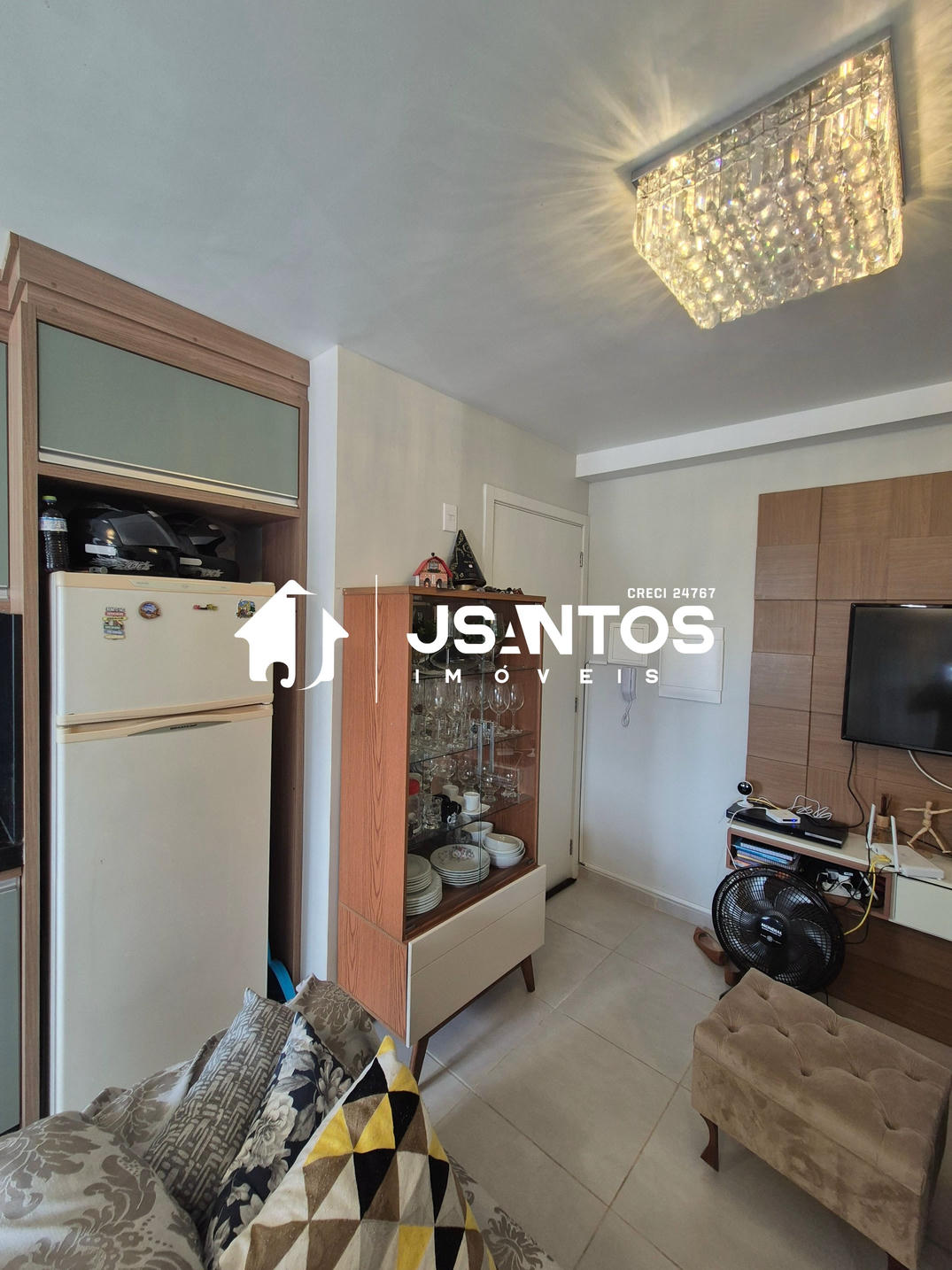 APARTAMENTO COM 02 DORMITÓRIOS