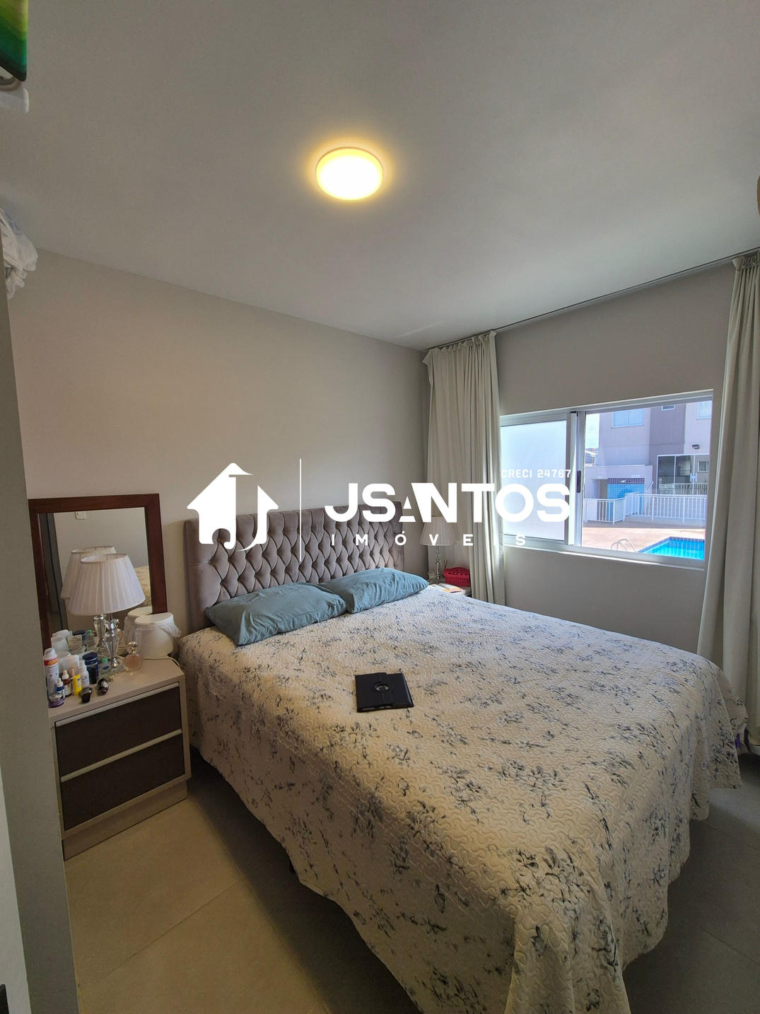 APARTAMENTO COM 02 DORMITÓRIOS