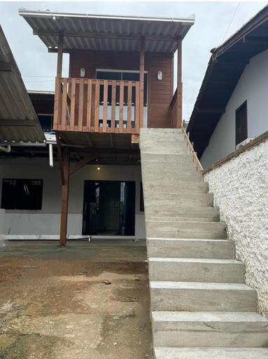 Espaço Versátil: 3 casas + 1 kitnet rentabilizando