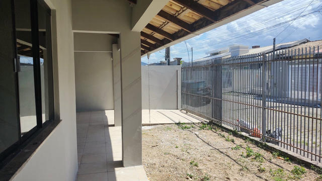 CASA A VENDA NA MURTA.