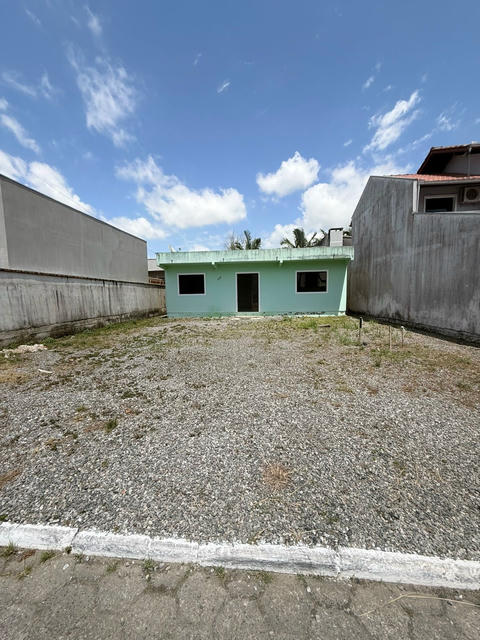 CASA CONDOMINIO FECHADO