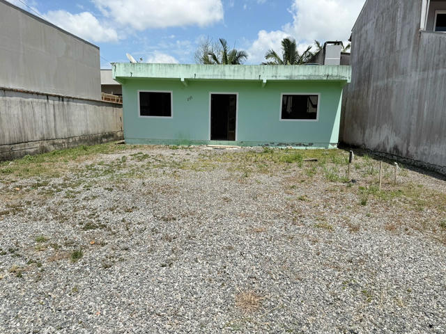 CASA CONDOMINIO FECHADO
