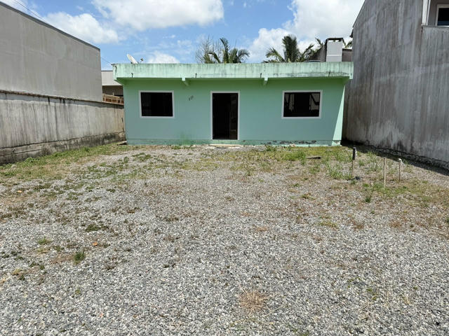 CASA CONDOMINIO FECHADO