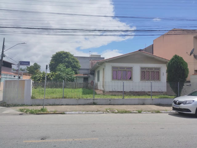 TERRENO COMERCIAL /CASA MADEIRA