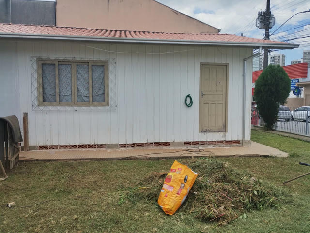 TERRENO COMERCIAL /CASA MADEIRA