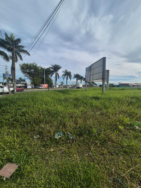 Esquina Comercial na entrada da cidade.