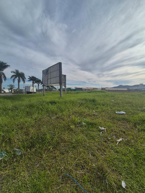 Esquina Comercial na entrada da cidade.