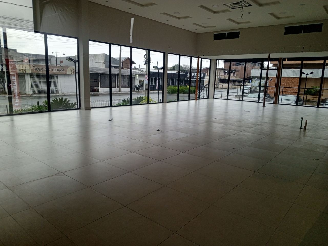 Excelente Sala comercial ampla disponivel para locação anual, no bairro São Vicente, Itajaí-SC